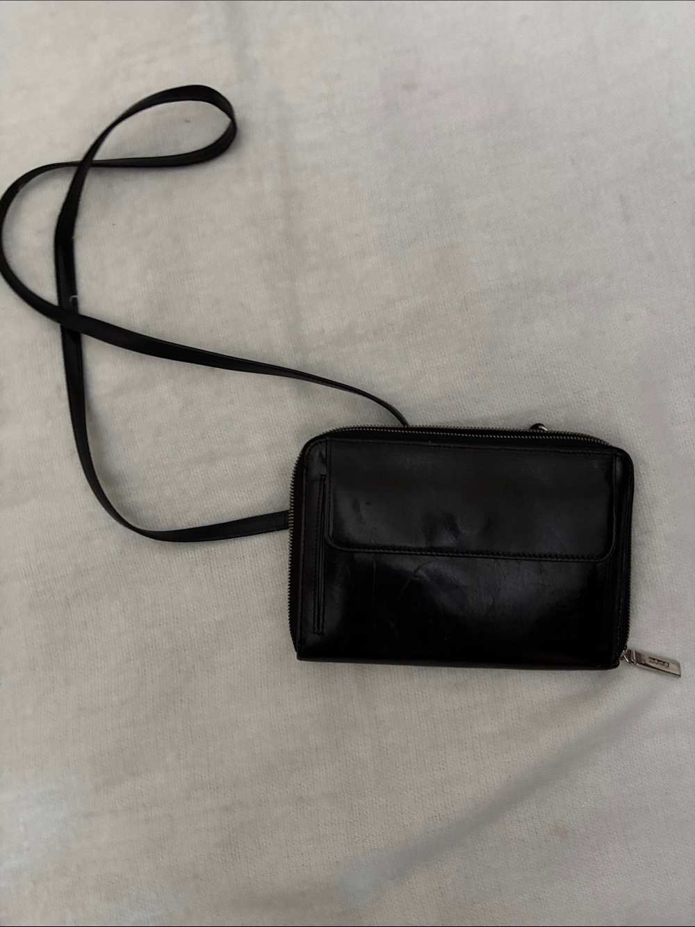 HOBO INTERNATIONAL Convertible Zip Crossbody Wristlet Bag/Purse Black Leather